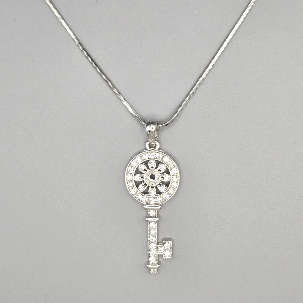 Crystal Skeleton Key Pendant Necklace Floral Silver Tone‎ Snake Chain Adjustable